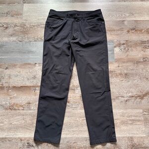 Men’s lulu pants